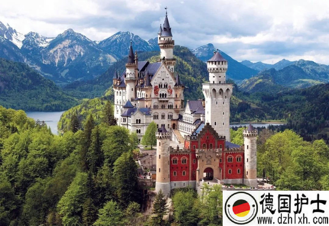 德国天鹅堡简介